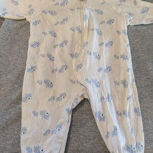 🤩$5 WHEN BUNDLED🤩Gerber White and Blue Animal Print Kids Footie